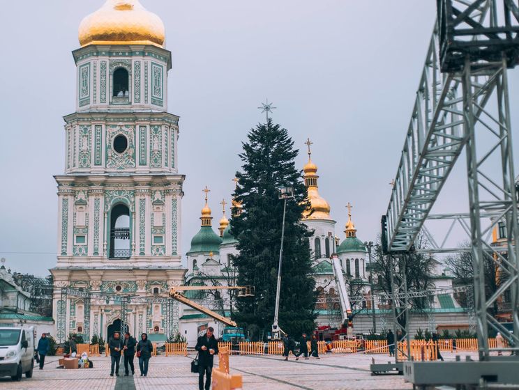 Главную елку Украины откроют 19 декабря, на праздник будут пускать через металлоискатели
