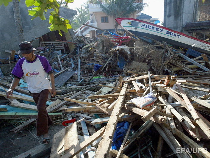 Біля берегів Індонезії стався землетрус магнітудою 7,3, є загроза цунамі