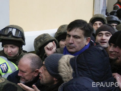 Шрайк: Как только власть пытается противодействовать Саакашвили – садится в лужу. Как только дает делать то, что взбредет ему в голову, – в лужу садится Саакашвили