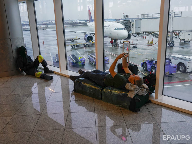 Из обесточенного аэропорта Атланты эвакуируют пассажиров