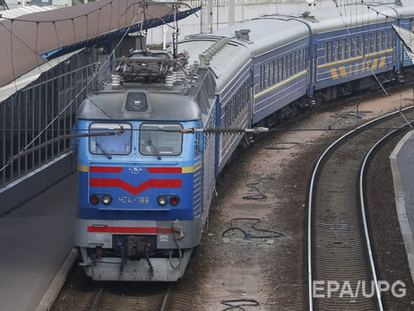 "Укрзалізниця" назначила 36 дополнительных поездов на праздники