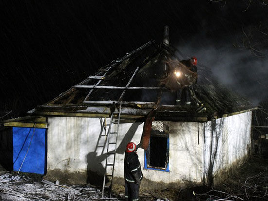 Суд отправил под домашний арест мать, у которой в Черкасской области сгорели четверо детей