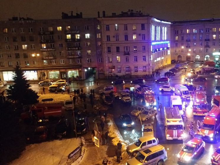 По предварительной оценке взрывотехников, в супермаркете в Санкт-Петербурге взорвалась самодельная бомба с поражающими элементами