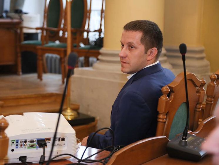 Минюст уволил начальника львовской юстиции, который на собеседованиях спрашивал слова песни "Лента за лентою"