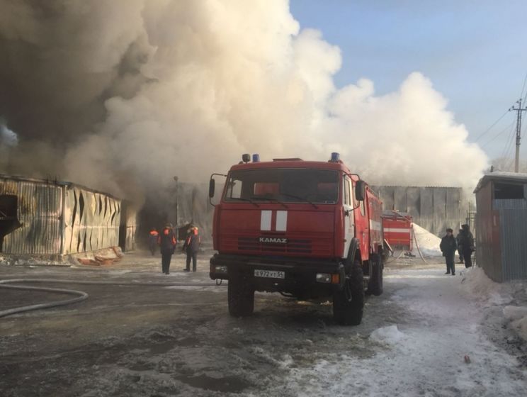 10 китайських робітників загинули в пожежі на фабриці під Новосибірськом