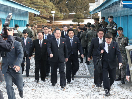 Північна Корея під час переговорів із представниками Південної Кореї запропонувала відправити делегацію високого рангу на Олімпіаду 2018