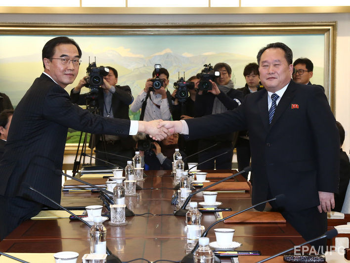 Южная Корея в ходе переговоров с представителями КНДР предложила, чтобы спортсмены обеих стран вышли вместе на церемонию открытия Олимпиады-2018