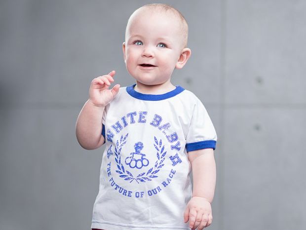 Украинский интернет-магазин продает детскую одежду с надписью "Белый малыш &ndash; будущее нашей расы"