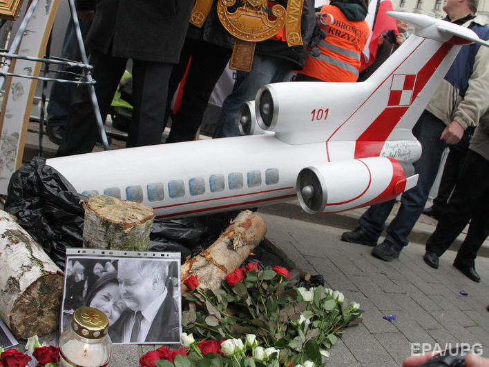 Левое крыло самолета Качиньского было взорвано изнутри – подкомиссия по расследованию катастрофы