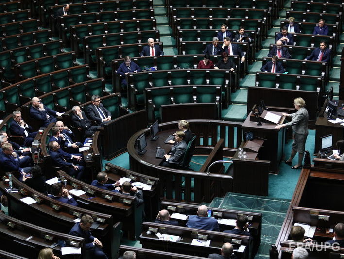 Польський парламент відмовився пом'якшити обмеження на аборти у країні