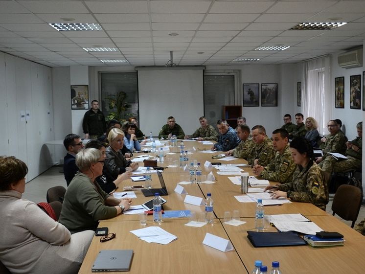У Міноборони України мають намір додати до програми підготовки військовослужбовців гендерні питання