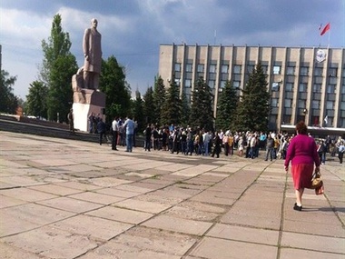 В Горловке 100 человек избрали и.о. "народного мэра"