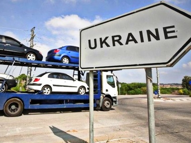Госстат: В январе-апреле 2014 года экспорт из Украины впервые за восемь лет превысил импорт