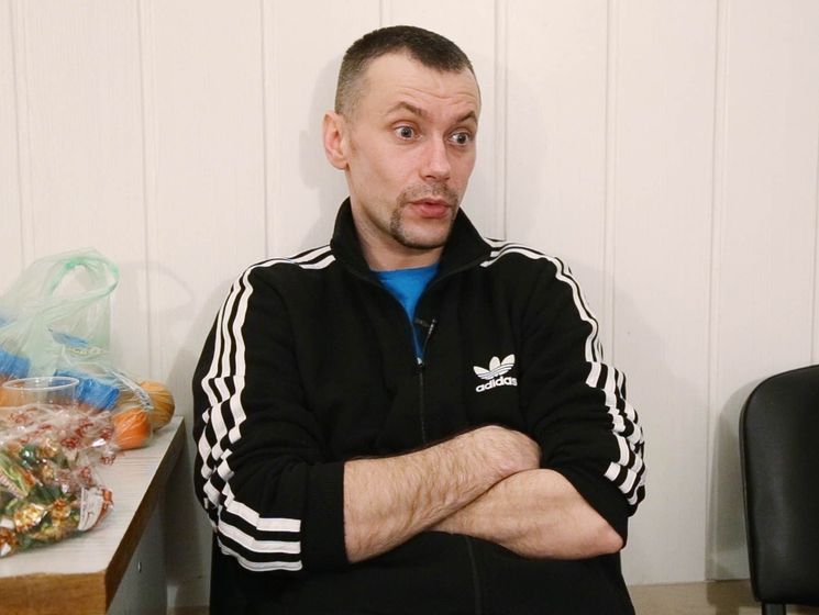 Экс-заложник боевиков Олейник: Первым, кто привез посылку, был Рубан. А до этого полгода как бомжи были. Не видели ни зубной пасты, ни мыла