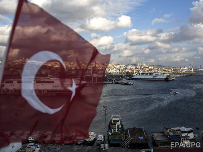 В Турции продлили режим чрезвычайного положения до 19 апреля 