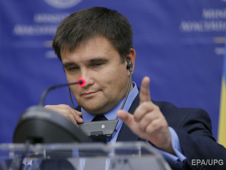 Україна веде переговори про лібералізацію візового режиму із 20 країнами – Клімкін