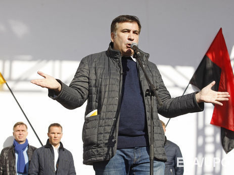 Саакашвили в суде: Луценко на коленях целует Порошенко руку, а эти целуют на коленях не знаю что у Луценко