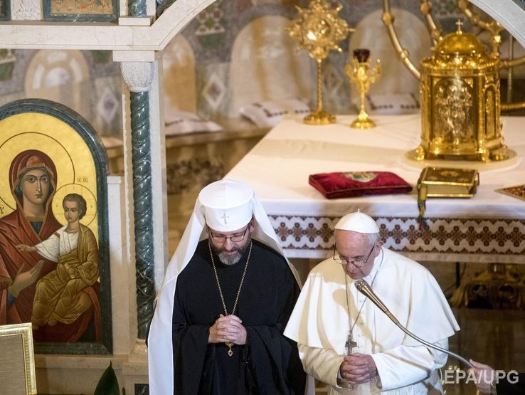 Папа Франциск уперше прибув із візитом у собор УГКЦ у Римі. Трансляція
