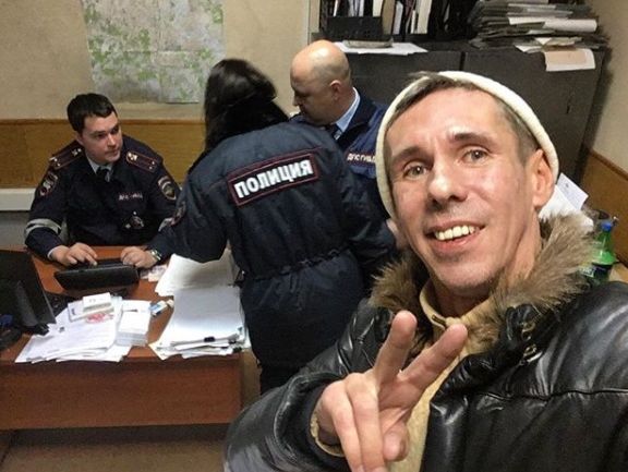 Поліція Москви після 250 порушень правил дорожнього руху затримала актора Паніна 