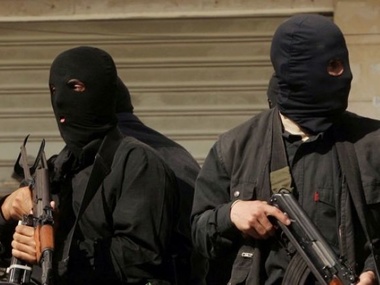 Террористы покинули избирательную комиссию в Шахтерске после переговоров