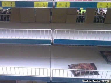 В Керчи из супермаркетов "АТБ" исчезли колбаса и молоко
