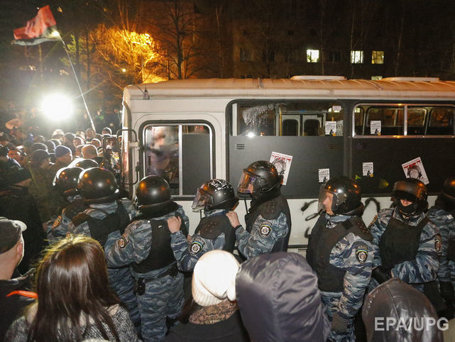 Волонтер Сініцин повідомив, що під судом у Києві постраждав екс-співробітник "Беркуту", який провалив переатестацію