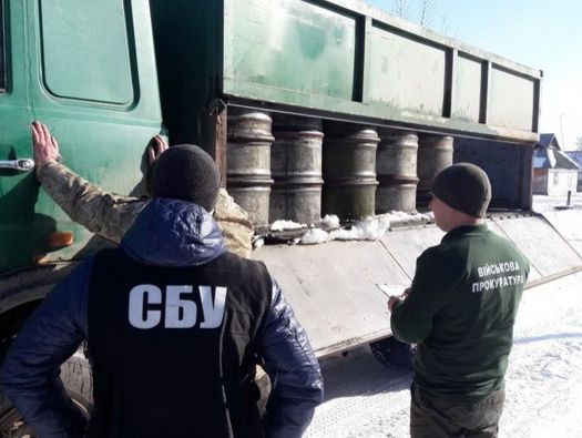 В Житомирской области СБУ уличила командование воинской части в хищении 50 тонн горючего