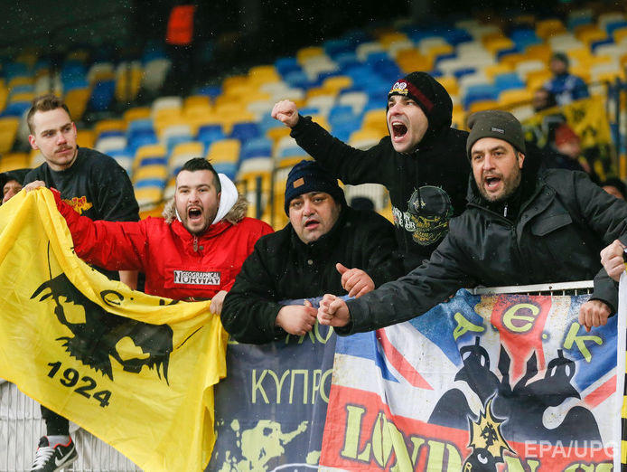 В Киеве забросали камнями автобус с болельщиками греческого футбольного клуба