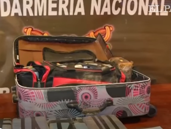 В посольстве РФ в Аргентине обнаружили 389 кг кокаина