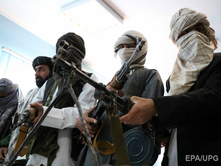 Талибы в Афганистане атаковали правительственную базу, 18 военных погибли