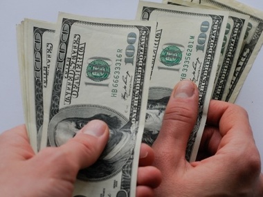 Межбанк: За день торгов доллар вырос на пять копеек
