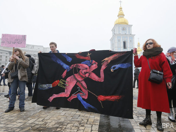 Организаторы марша за права женщин в Киеве сообщают о нескольких нападениях на участниц