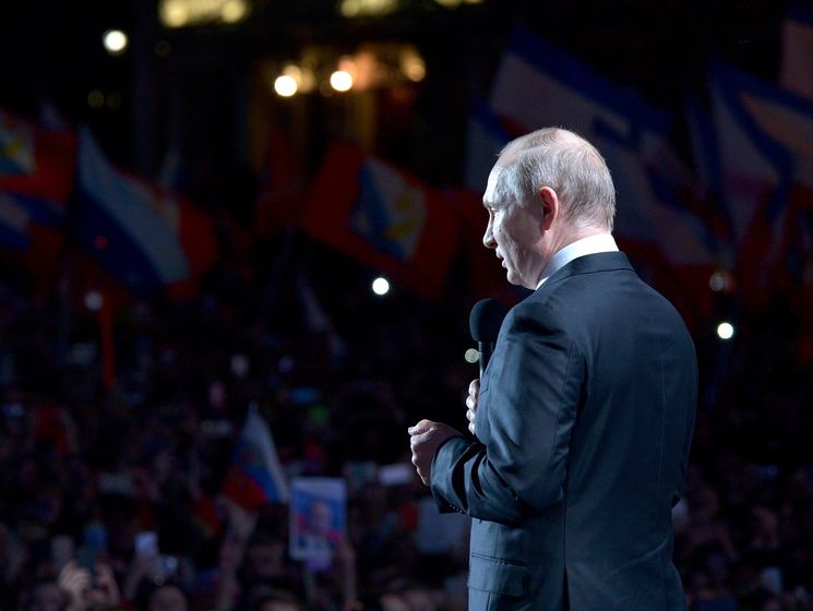Путін заявив, що Крим було передано Україні "незаконно навіть за радянськими законами"