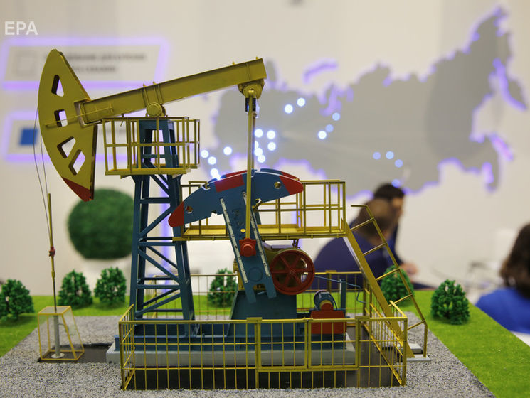 Из-за санкций РФ будет вынуждена сократить добычу нефти в ближайшие годы – доклад "Сколково"