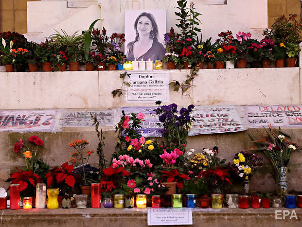 Россиянка, являвшаяся осведомителем убитой мальтийской журналистки, сдалась властям Греции
