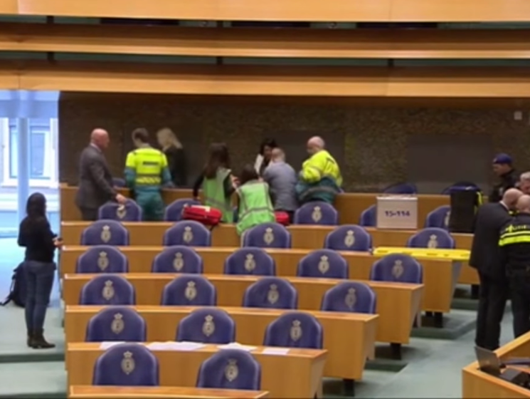 Мужчина попытался повеситься во время заседания парламента Нидерландов