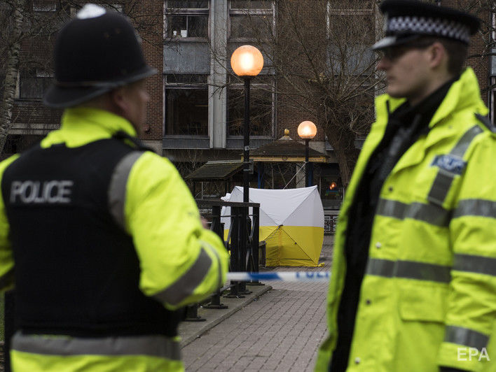 Отравление Скрипаля: второй британский полицейский проходит лечение из-за подозрения на отравление