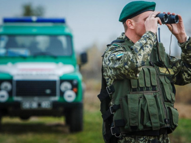 На границе с Россией неизвестные пытались засыпать защитный ров, чтобы проехать в Украину
