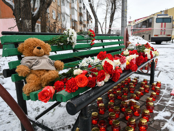 Жителей Кемерово пустили в морг для подсчета погибших при пожаре в торговом центре "Зимняя вишня"