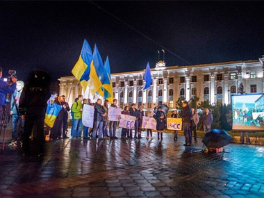 Крымский парламент боится за автономию АРК из-за "насильственной майданизации" 