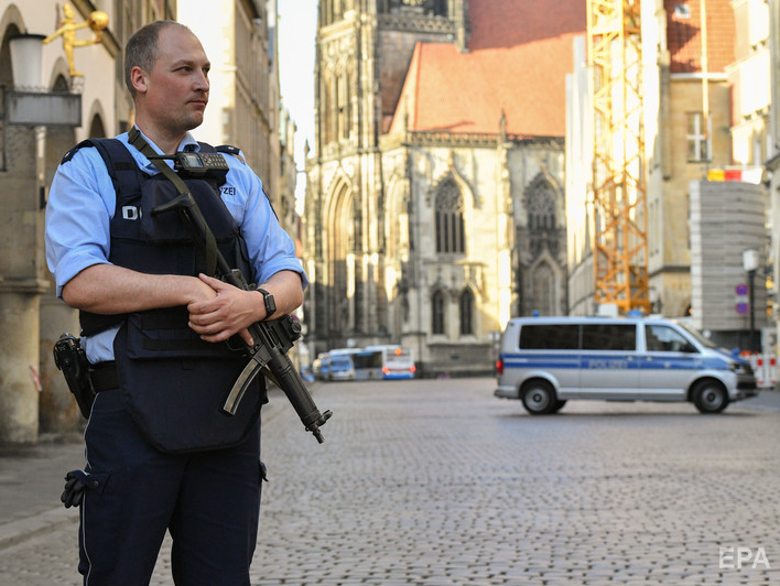 Полиция ищет двух злоумышленников, причастных к наезду на людей в Мюнстере – СМИ
