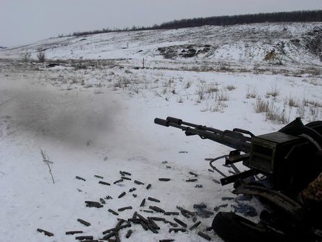 На Пасху боевики 35 раз обстреляли позиции ВСУ, пять украинских бойцов ранены – штаб АТО