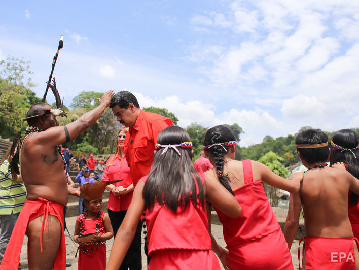 Мадуро начал президентскую кампанию в Венесуэле с благословения у шамана