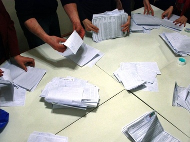 Участковые избиркомы завершили подсчет голосов в 4.00