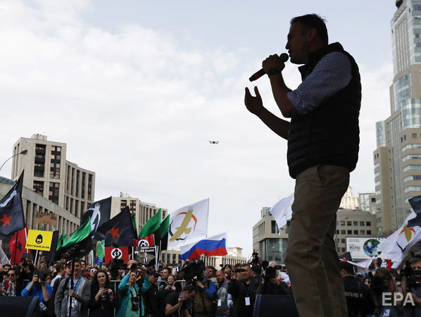 "У меня в голове одна фраза". &ndash; "Путин &ndash; х...йло!" &ndash; "И эта тоже!" Навальный выступил на митинге в защиту Telegram. Видео