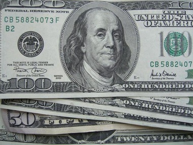 Межбанк: Доллар остался на прежнем уровне