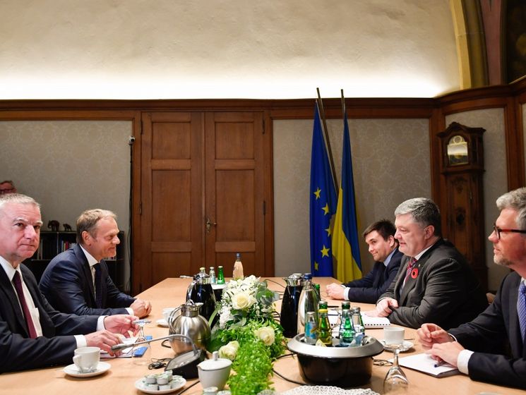 Порошенко и Туск обсудили возможное усиление санкций против России