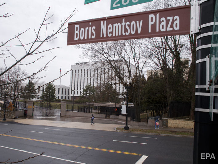 Конгресс США утвердил закон о площади Немцова перед посольством России в Вашингтоне