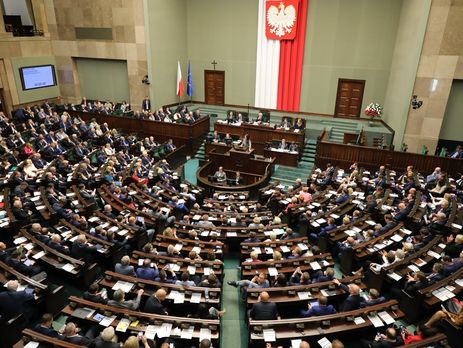 Польські депутати проголосували за скорочення своєї зарплати