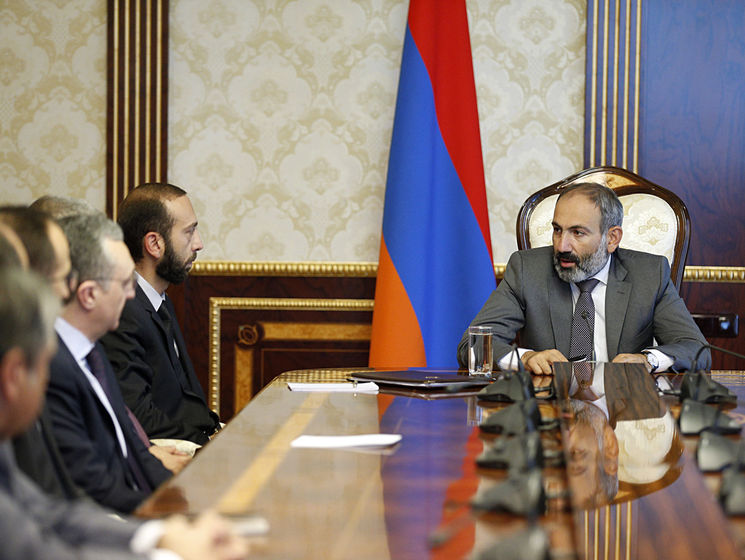 Пашинян назвав головним завданням уряду Вірменії підготовку до дострокових виборів